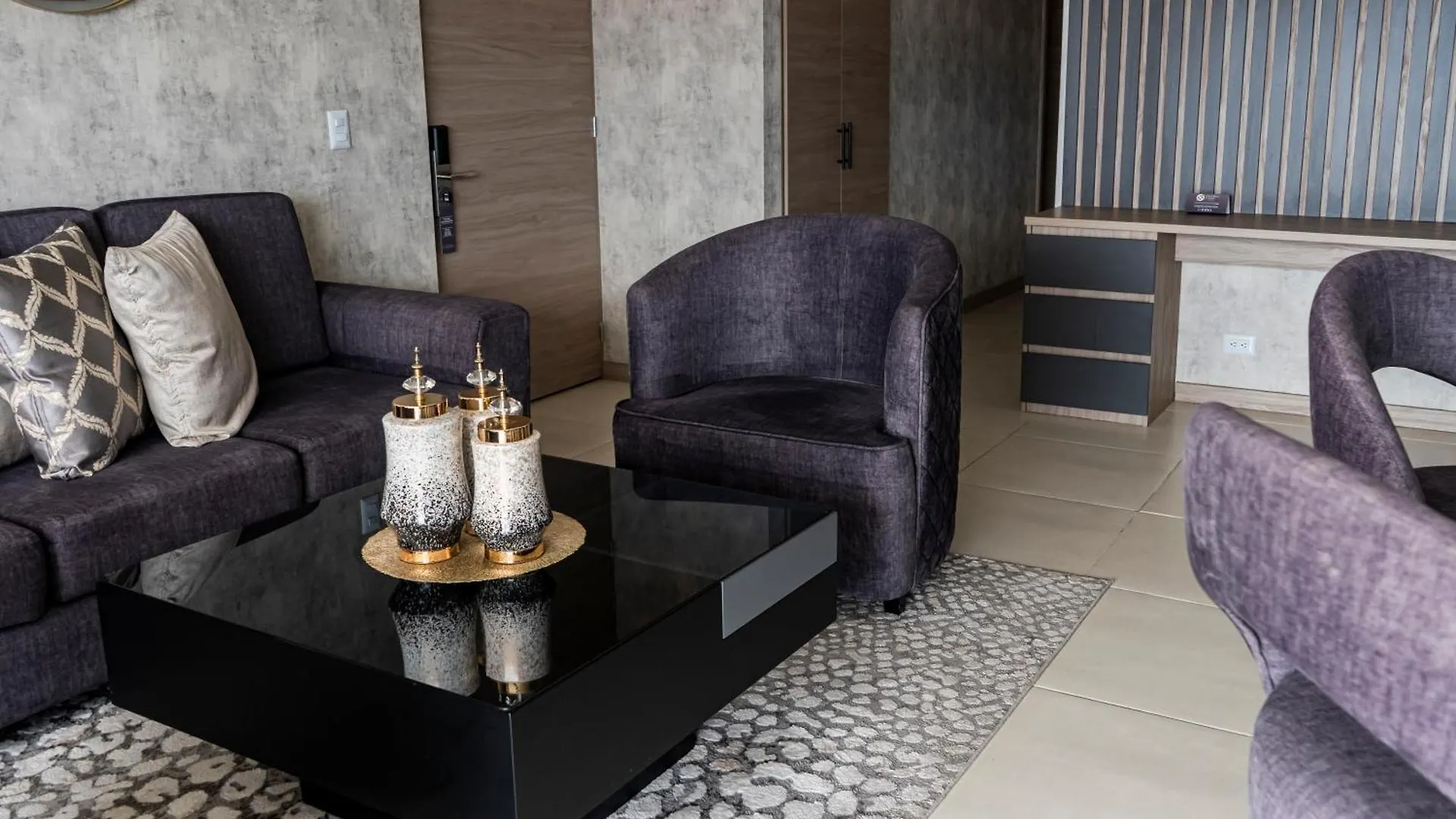 Apartamentos Gema Lujosos En Laureles Medellin