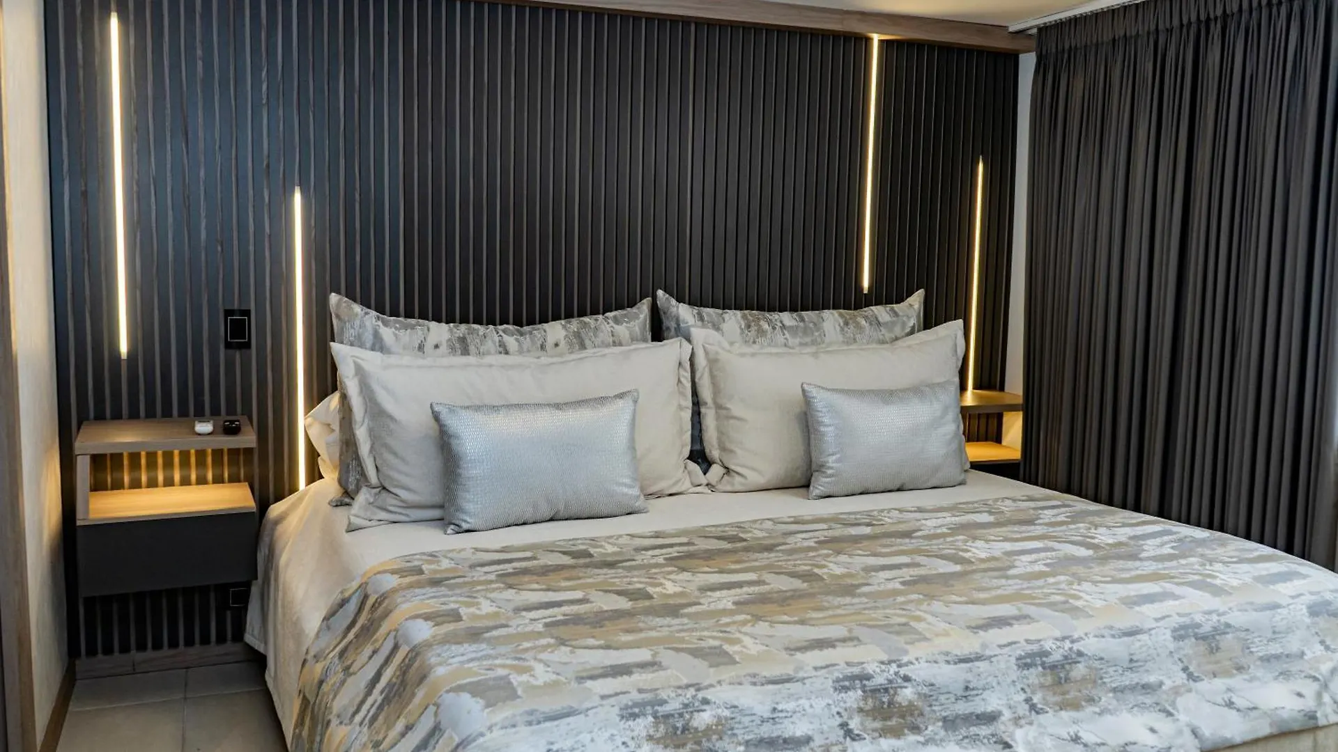 Apartamentos Gema Lujosos En Laureles Medellin