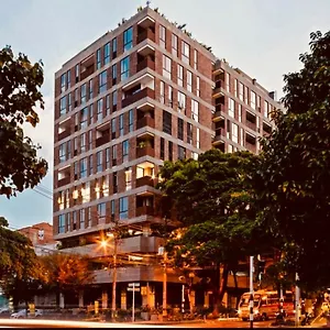 Lauret En Laureles Medellín