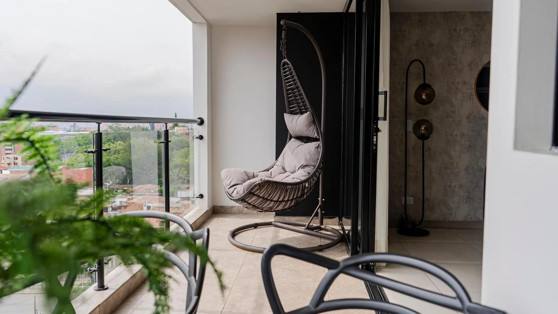 Apartamentos Gema Lujosos En Laureles Medellín